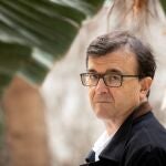 El escritor Javier Cercas, que vuelve con una nueva novela situada en Mallorca. EFE/Marta Pérez.