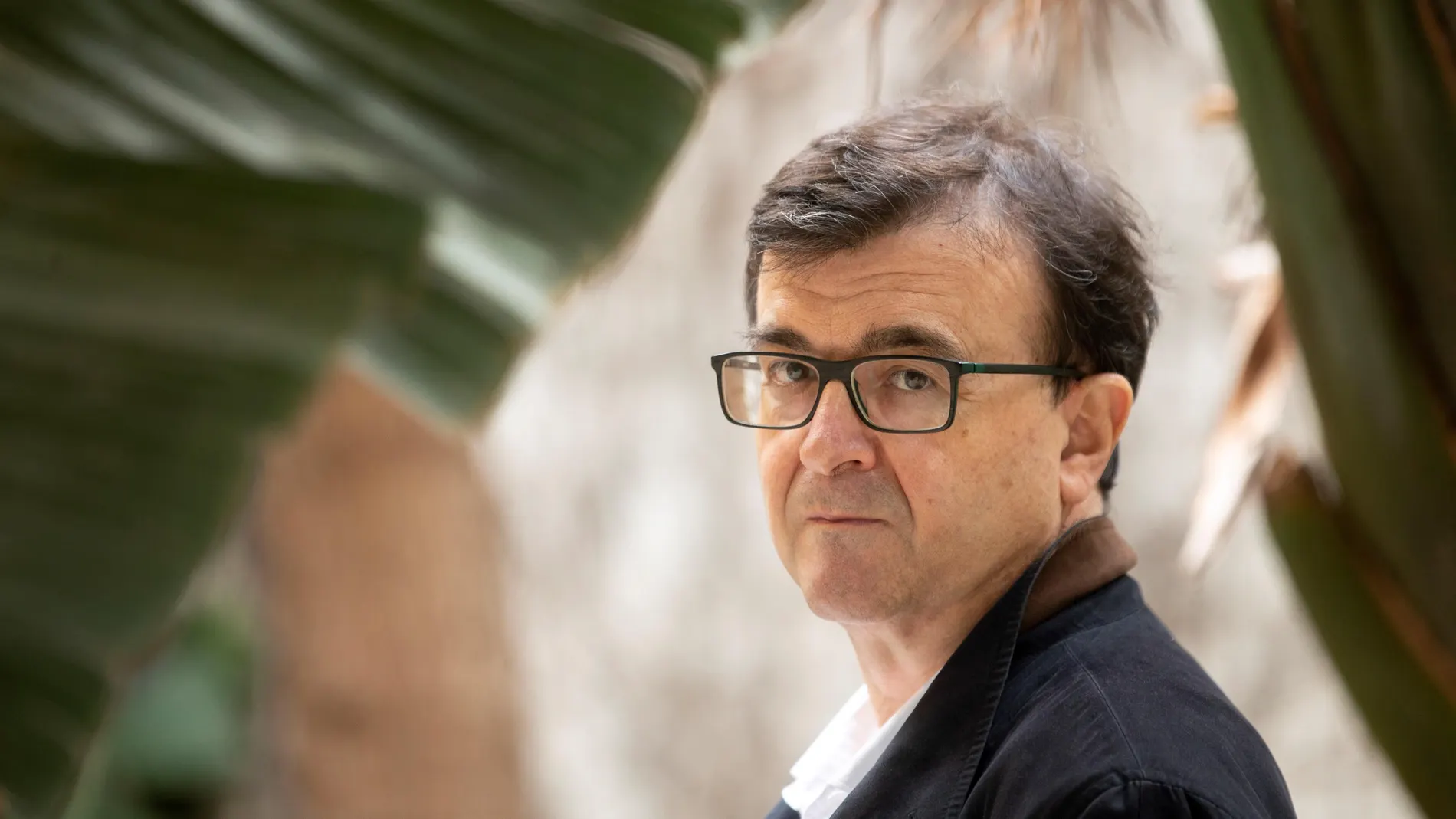 El escritor Javier Cercas, que vuelve con una nueva novela situada en Mallorca. EFE/Marta Pérez.