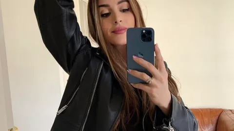 Rocío Osorno con los shorts acolchados de Zara.