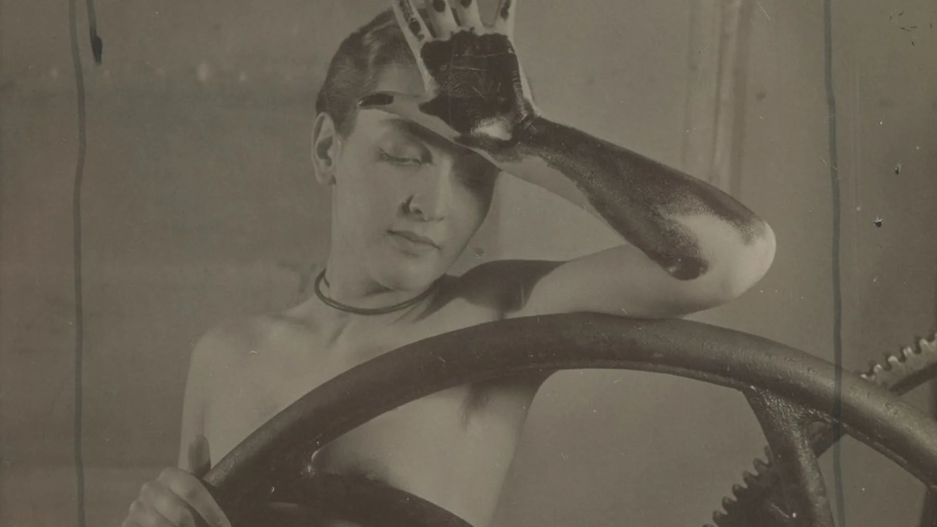 El martes, esta fotografía de Man Ray, «Erotique voilée», alcanzó en subasta un valor de 312.500 euros