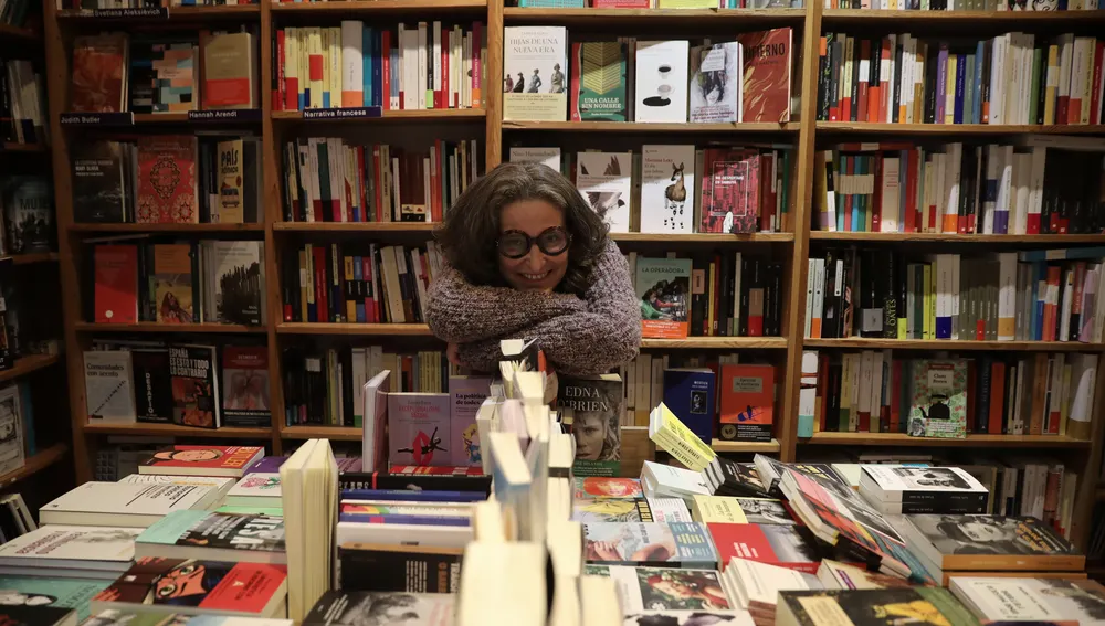 Alba Varela Lasheras es la actual propietaria de la Librería Mujeres en Madrid.
