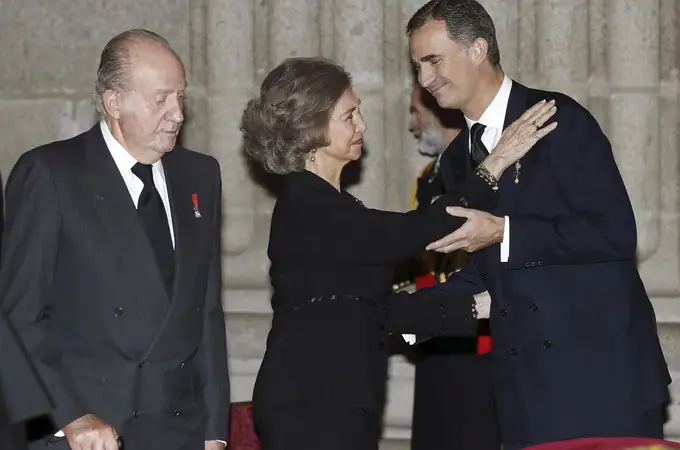 La Reina Sofía cierra filas con Felipe VI frente a Don Juan Carlos