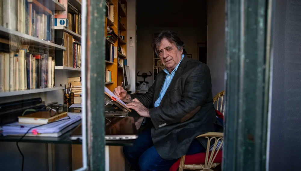 El escritor extremeño regresa con nuevo libro después del éxito de "Lluvia fina" en 2019