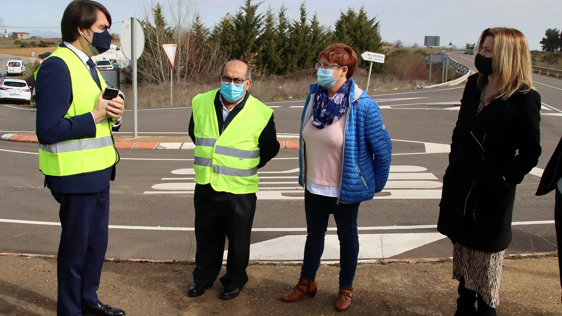 El consejero de Fomento y Medio Ambiente, Juan Carlos Suárez-Quiñones, visita las obras de renovación del firme de la carretera CL-622