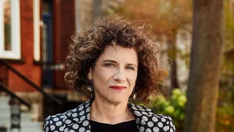 La psicóloga y escritora canadiense Susan Pinker (FOTO: Rodolpho Beaulieu) «Los niños y los hombres son más frágiles»