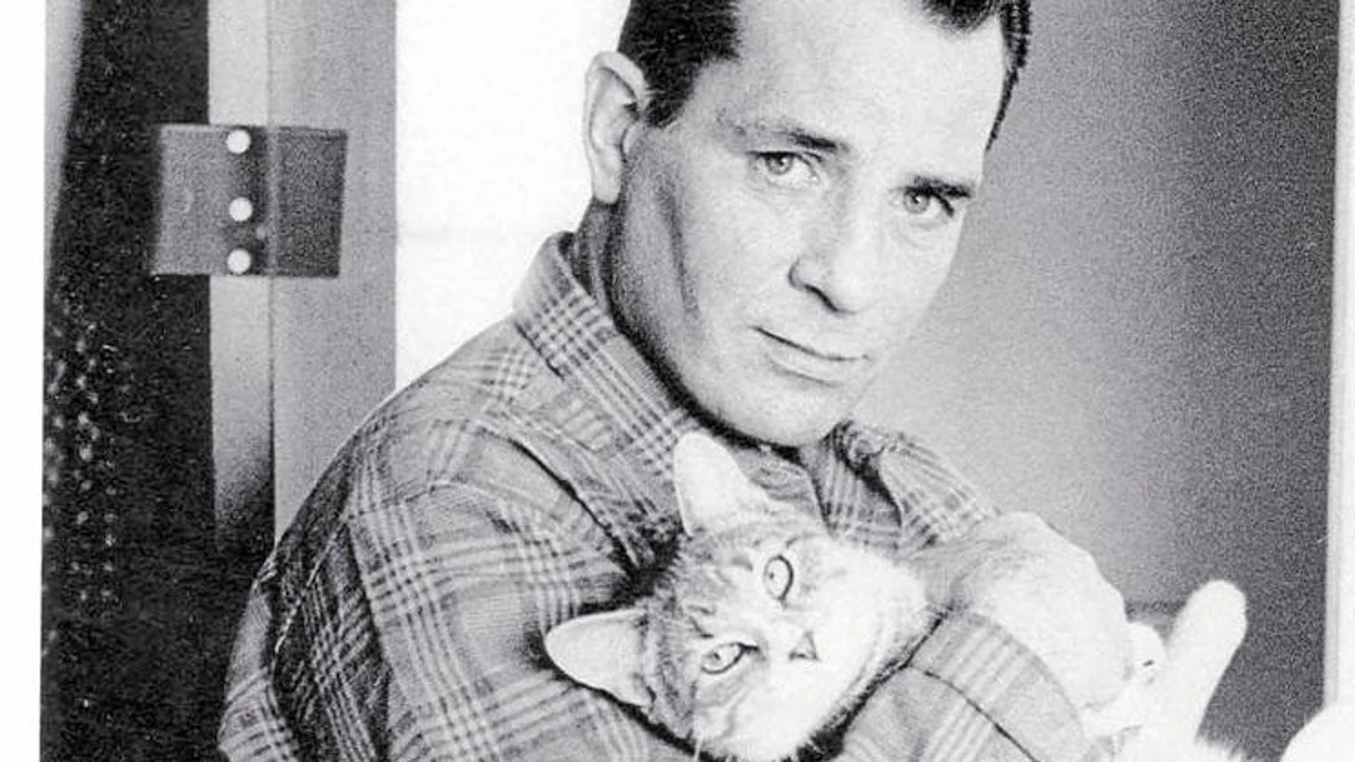El escritor Jack Kerouac con su gato Tyke