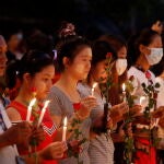 Ceremonia en Rangún en recuerdo de los manifestantes muertos en las protestas contra la Junta Militar