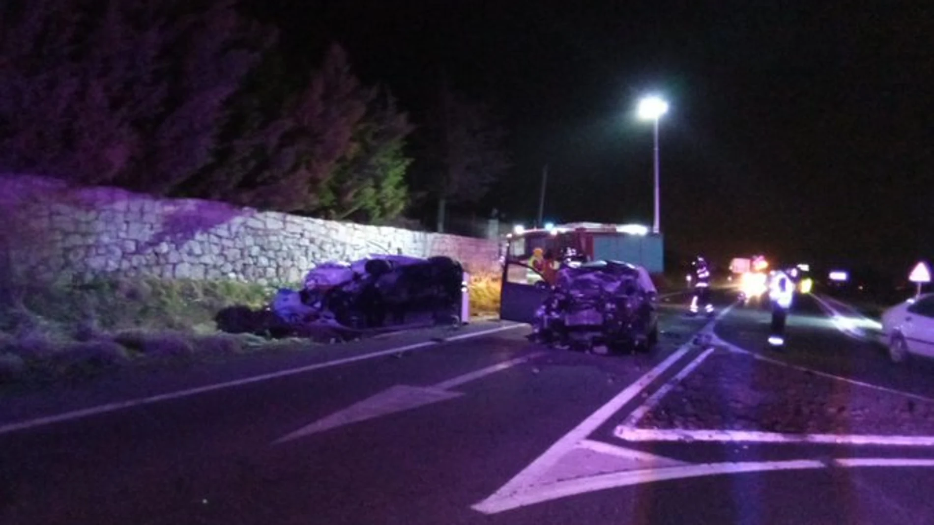 Choque frontal entre una furgoneta y un vehículo en la provincia de Ávila