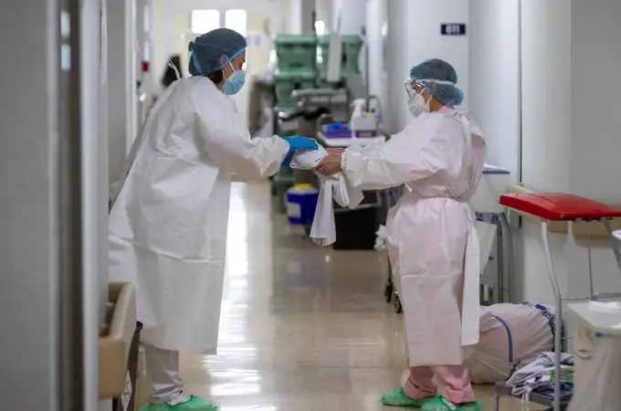 Un sanitario muere en un hospital de Madrid tras recibir una fuerte patada en los testículos por un paciente 