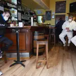  Castilla y León vuelve a prohibir el consumo en barra y de pie en el interior de los bares
