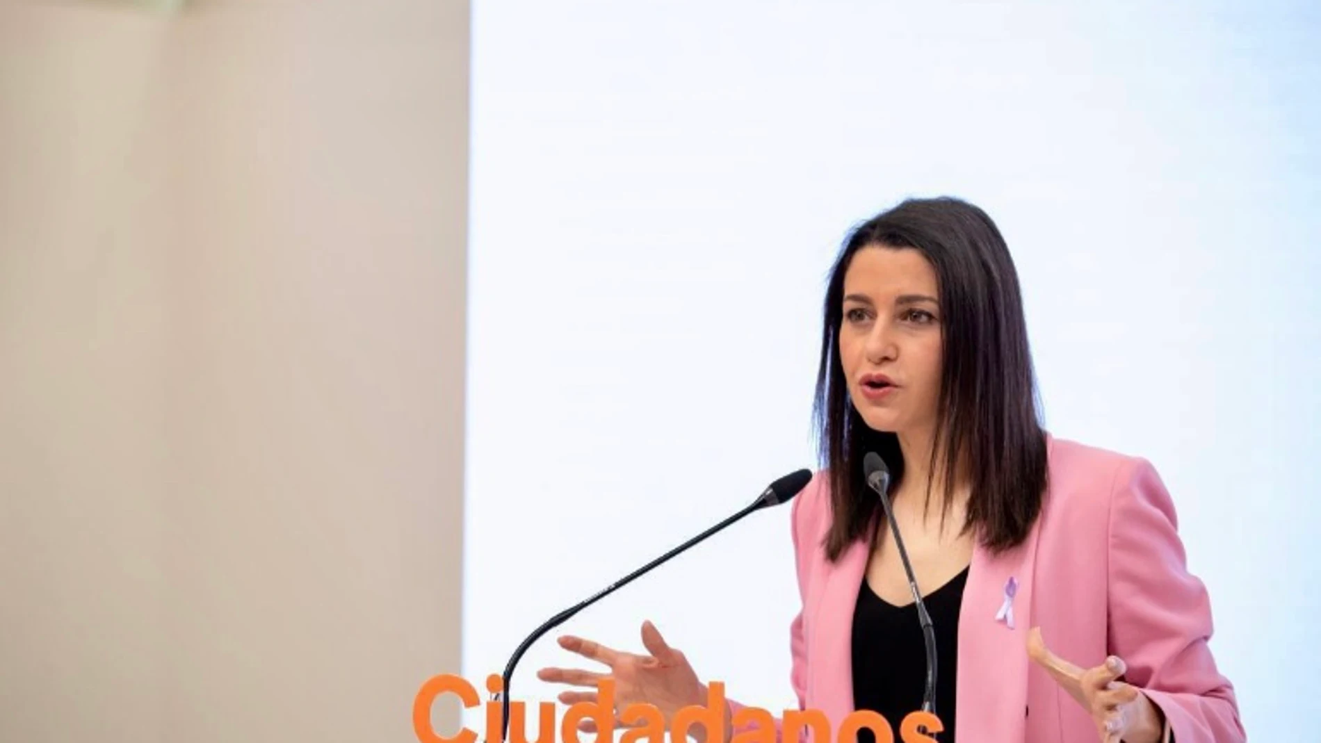 La líder de Cs, Inés Arrimadas en rueda de prensa