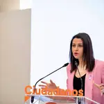 La líder de Cs, Inés Arrimadas en rueda de prensa