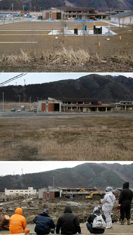 Un combo de imágenes muestra (de abajo hacia arriba) familiares de niños y maestros de la escuela primaria Okawa en Ishinomaki, prefectura de Miyagi, norte de Japón, 22 de marzo de 2011, una vista del misma área el 26 de febrero de 2016 y el 20 de febrero de 2021
