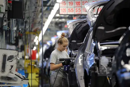 Renault implantará dos turnos completos en su planta de Montaje de Valladolid que generarán 500 empleos