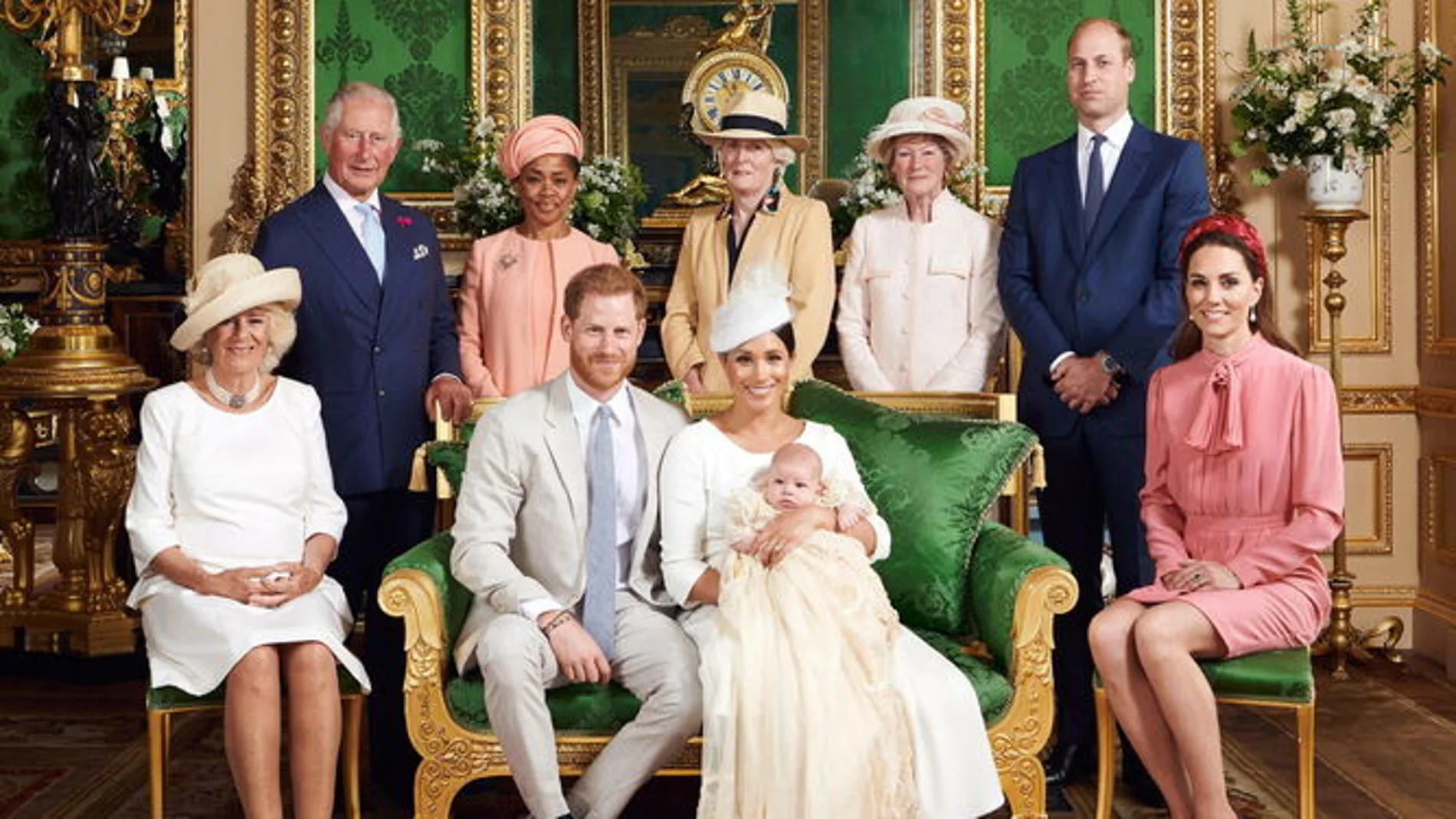 Foto de familia en el bautizo de Archie, el hijo de los duques de Sussex