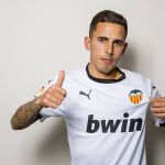 Christian Oliva con el Valencia.