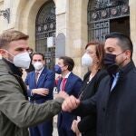 Recepción a Óscar Husillos El alcalde de Palencia, Mario Simón, acompañado por la presidenta de la Diputación, Ángeles Armisén, y por los responsables de Deportes de ambas instituciones, Víctor Torres y Fran Pérez, respectivamente, reciben al recientemente proclamado Campeón de Europa de los 400 metros lisos bajo techo, Óscar Husillos