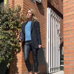 Amelia Bono se adelanta a la primavera con estas sandalias.