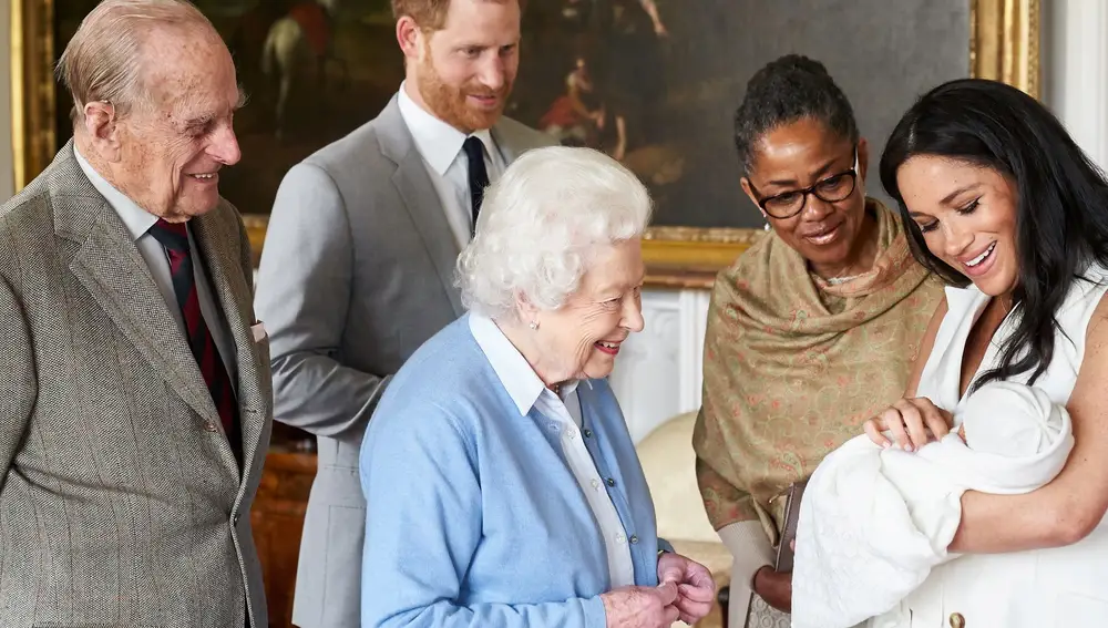 La reina Isabel II, feliz tras conocer a su bisnieto, Archie, el 8 de mayo de 2019