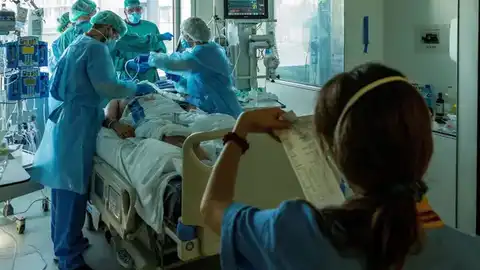 Médicos del centro hicieron de testigos en el enlace