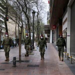Varios efectivos del Ejército de Tierra por las calles de Madrid durante los primeros días del estado de alarma