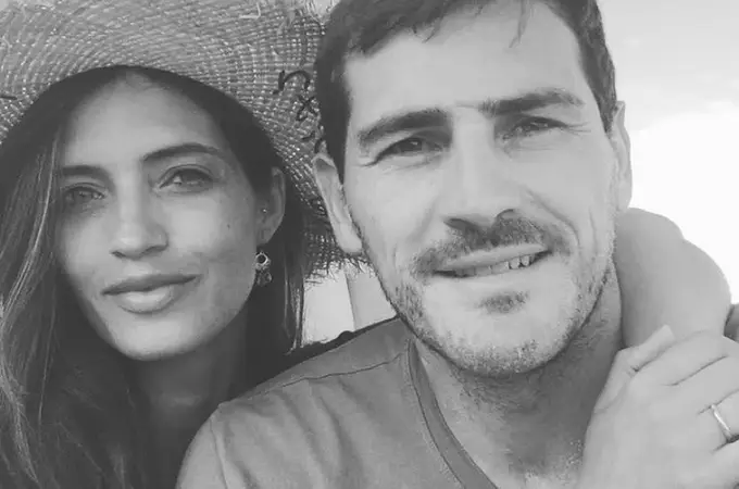 Mensajes subliminales: Sara aún luce su alianza e Iker Casillas, la oculta