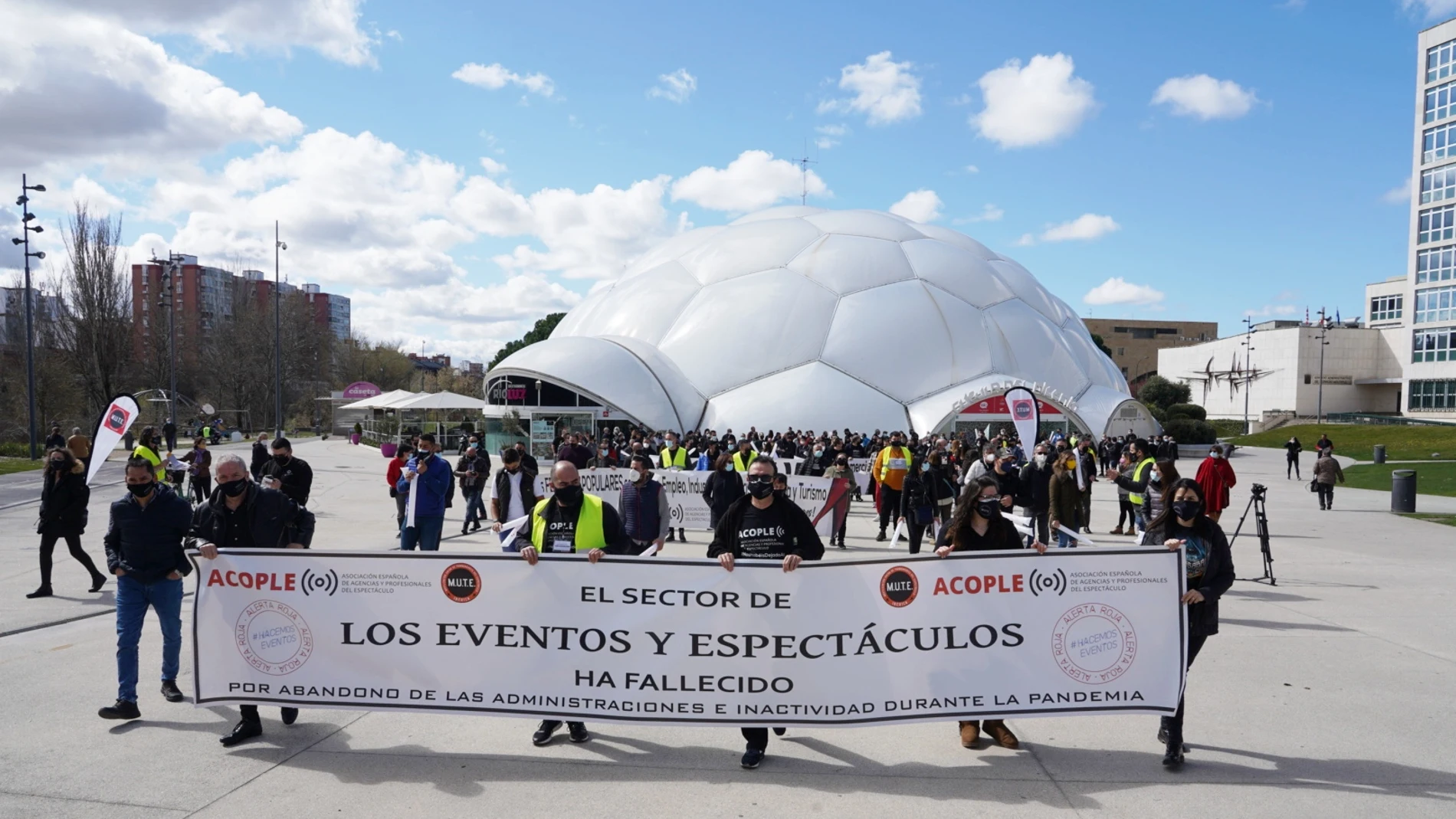 La Movilización Unida de Trabajadores del Espectáculo (MUTE) se manifiesta en Valladolid para "salvar la cultura" y reclamar a la Administración las pérdidas sufridas durante la pandemia.