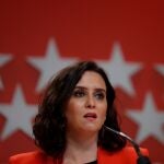 La presidenta de la Comunidad de Madrid, Isabel Díaz Ayuso, ayer, en una rueda de prensa en la sede del Gobierno regional