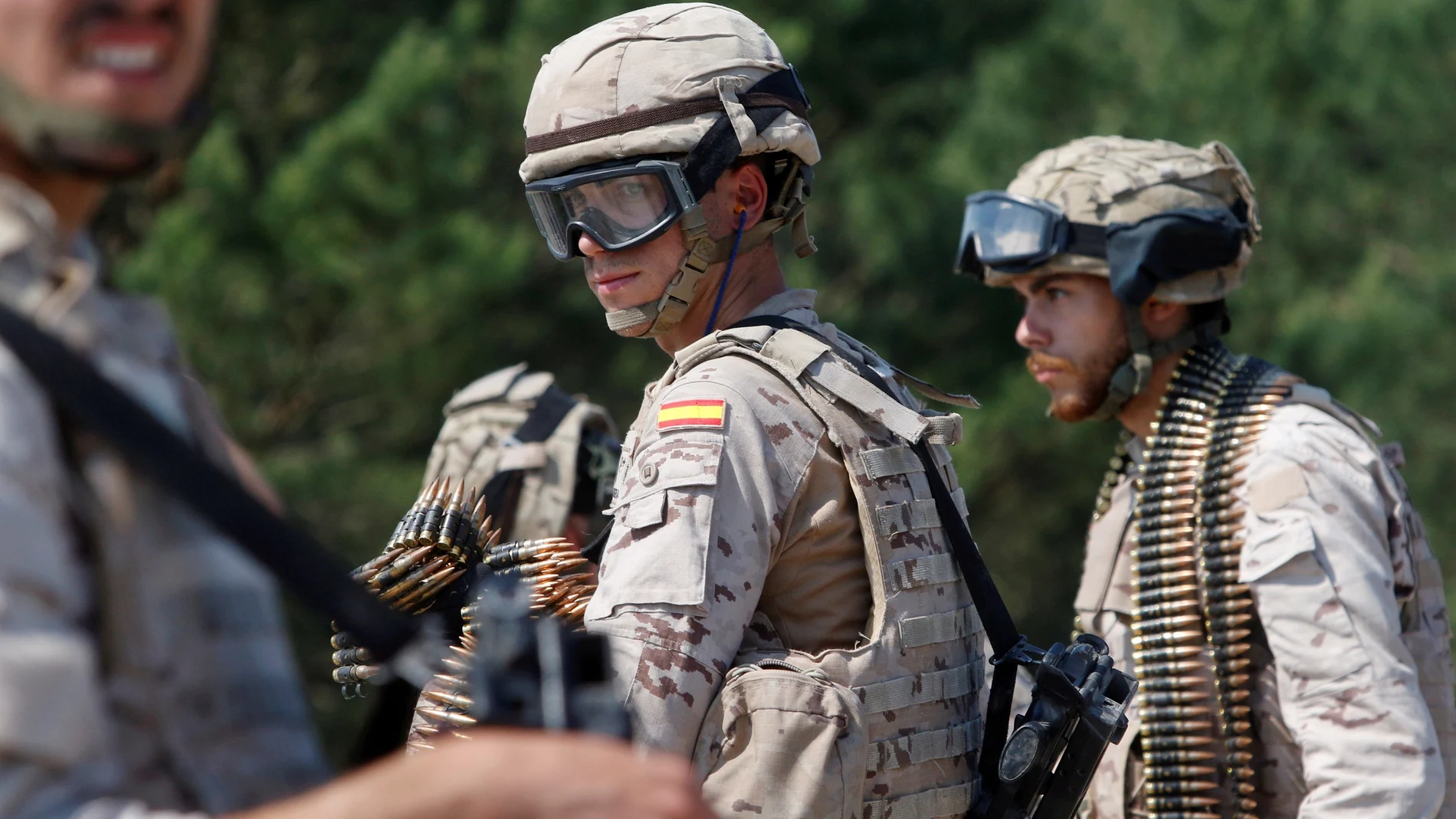 Varios militares españoles en unas maniobras en el marco de la misión de la OTAN en Letonia