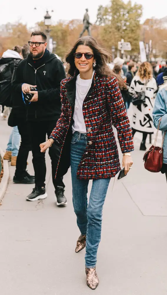 Leandra Medine con chaqueta de Chanel