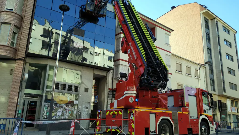 Los Bomberos de Ponferrada durante una actuación
