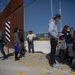 Familias procedentes de Ccentro América en la frontera de EEUU con México