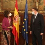 La ministra de Hacienda, María Jesús Montero, durante un encuentro con el presidente de la Generalitat valenciana, Ximo Puig