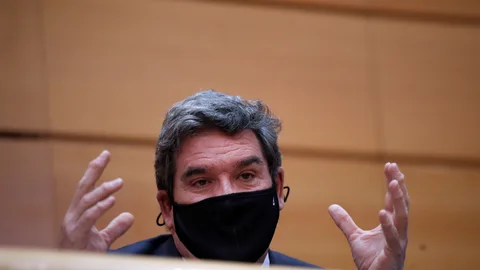 El ministro de Inclusión, Seguridad Social y Migraciones, José Luis Escrivá, en el Senado