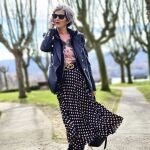Carmen Gimeno con falda de estampado de lunares/Instagram @carmen_gimeno
