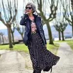 Carmen Gimeno con falda de estampado de lunares/Instagram @carmen_gimeno