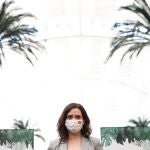La presidenta de la Comunidad de Madrid, Isabel Díaz Ayuso, durante su visita a la nueva zona de restauración y hostelería del centro comercial Xanadú