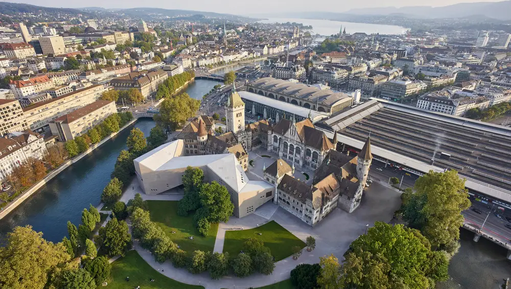 Vista de la ciudad y del Museo Nacional. Imagen Turismo Zurich