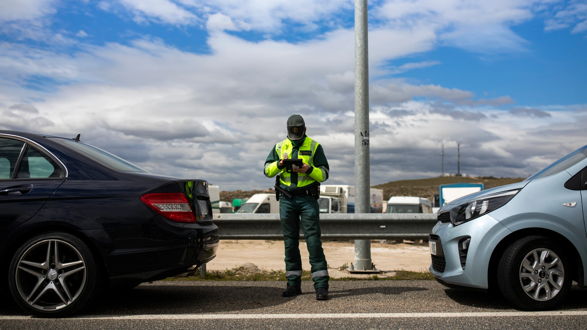 Control de trafico de la Guardia Civil a la altura de Ocaña en la Autovia de Andalucía A-4.