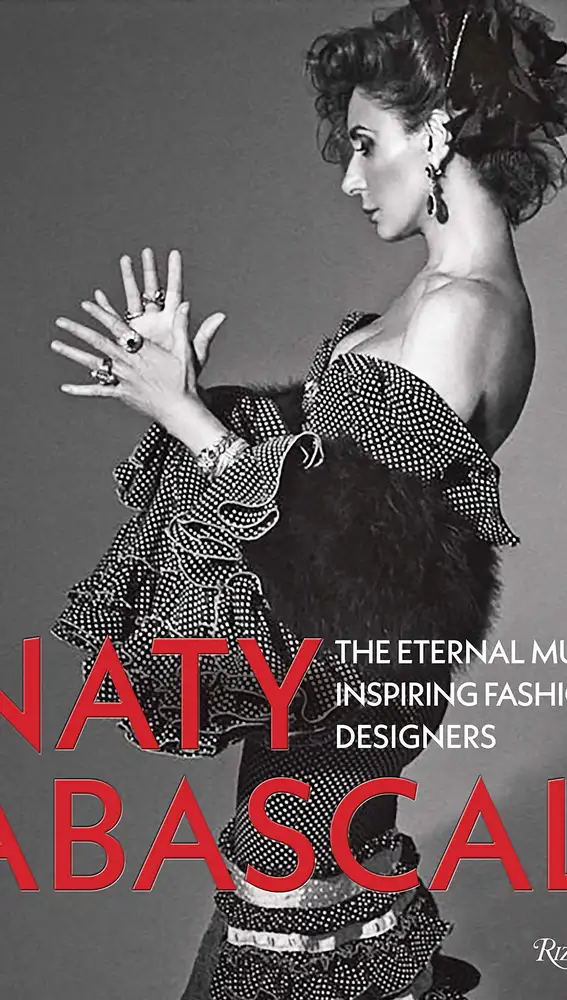 Libro «Naty Abascal. La musa eterna inspiradora de diseñadores de moda»