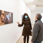 La concejala de Cultura, Ana Redondo; el director del Patio Herreriano, Javier Hontoria, y el autor José María Marbán, durante la inauguración de la muestra