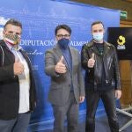 Manuel Guzmán, diputado de Cultura y Cine presenta los cursos de formación "Filming", junto a Francisco Conde, director de 32 historias, y Juan Pedro Artero Carrillo, presidente de TESA
