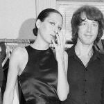 Elsa Peretti, junto al diseñador Halston, en 1970 en Nueva York