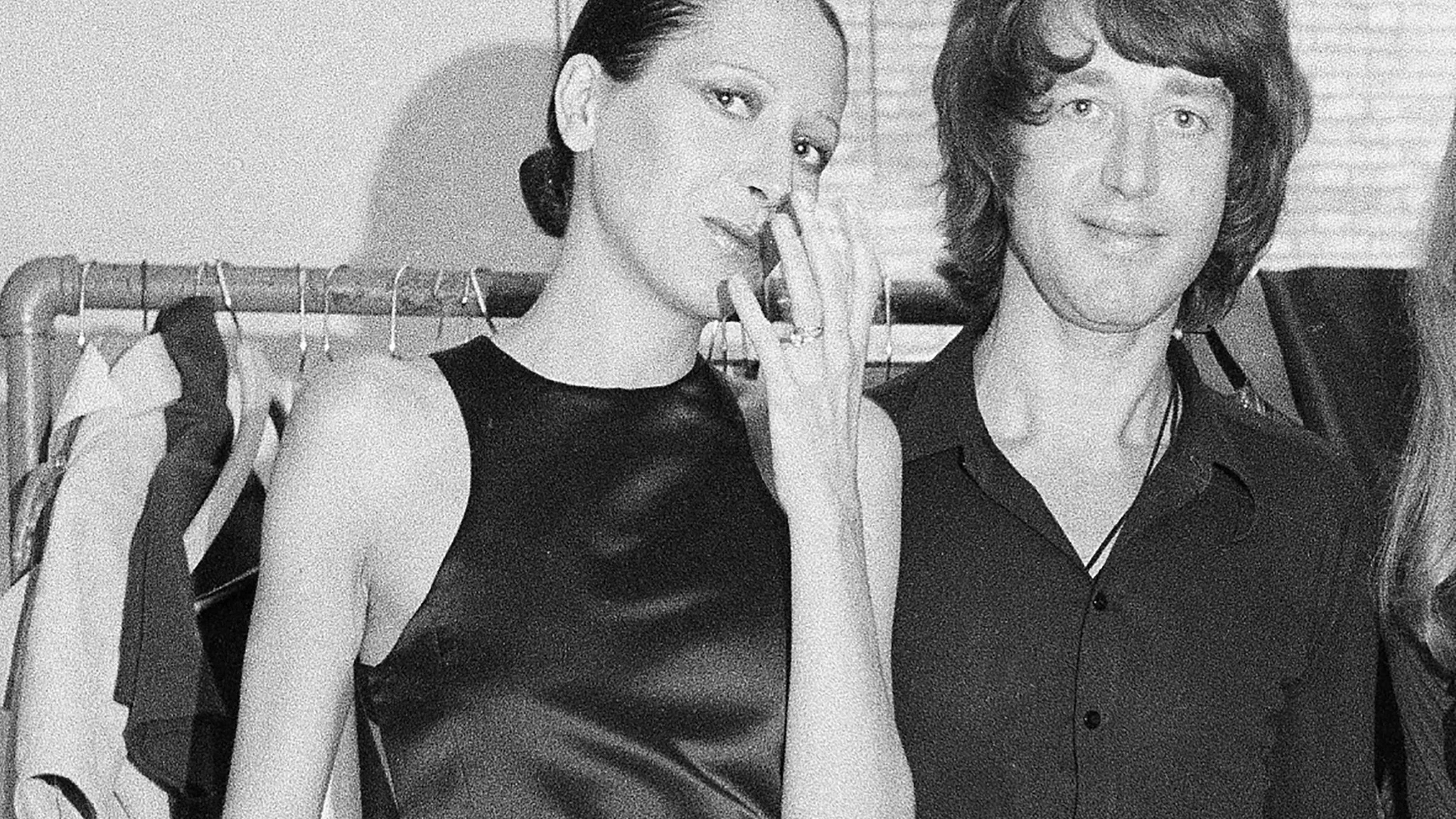 Elsa Peretti, junto al diseñador Halston, en 1970 en Nueva York