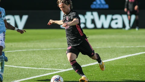 Luka Modric vio cómo le señalaban la falta más extraña de su carrera