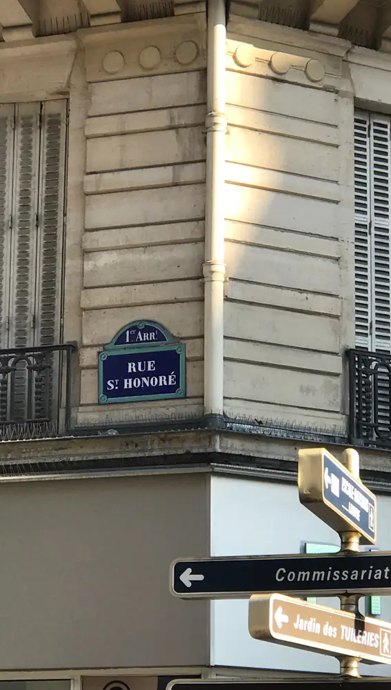 Rue St Honoré en el distrito 1 de París