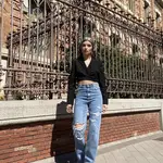 Ángela Rozas con pantalones vaqueros de Zara/ Instagram @madamederosa