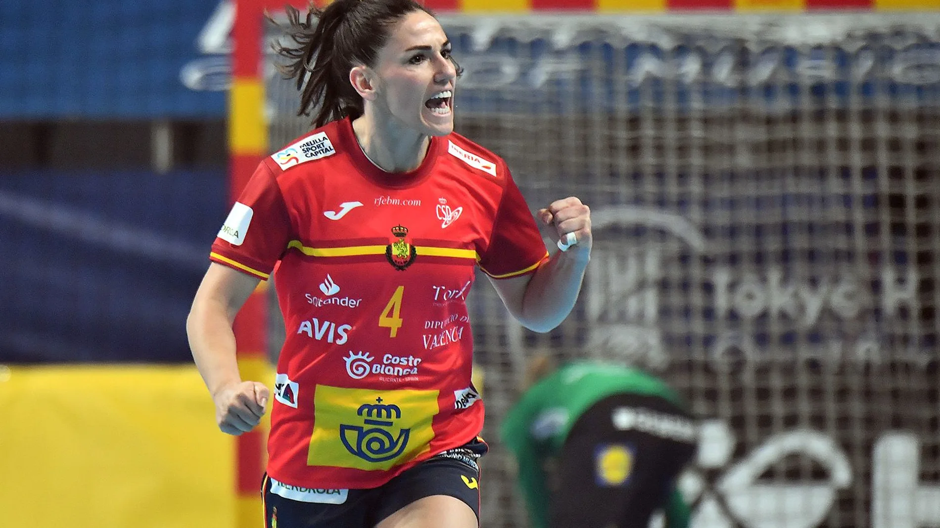Carmen Martín, capitana de España, celebra un gol en el preolímpico / Foto: JL Recia, RFEBM