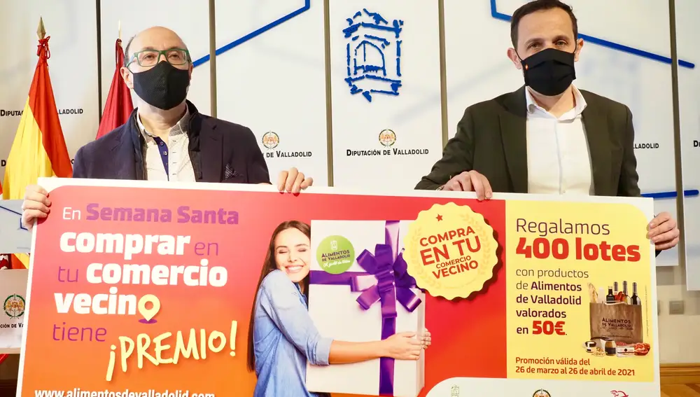 El presidente de la Diputación de Valladolid, Conrado Íscar, y el de FECOSVA, Jesús Herreras, presentan la campaña &quot;Comprar en tu comercio vecino tiene premio&quot;