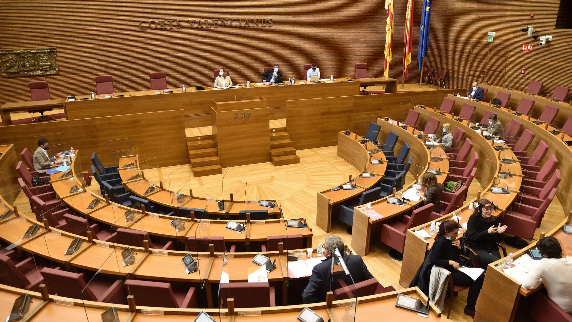 La Comisión de Sanidad en Les Corts ha rechazado todas las propuestas de la oposición